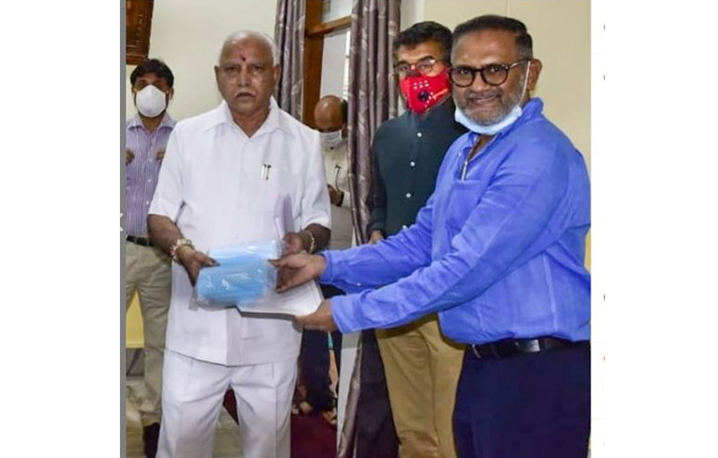 Chocko Valliappa on behalf of the Textiles Association handed over 1,00,000 masks to our honorable Chief Minister, B. S. Yediyurappa